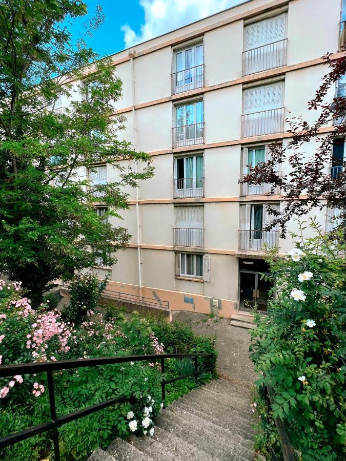 Appartement Spacieux Avec Balcon Saint-Fons Bagian luar foto